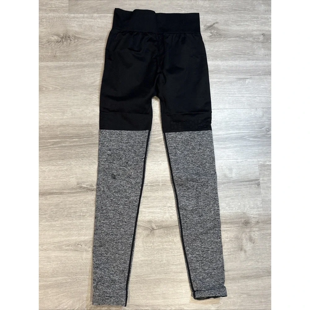 Gymshark Women's S‎ Seamless Two Tone Leggings Black & Gray High Waisted